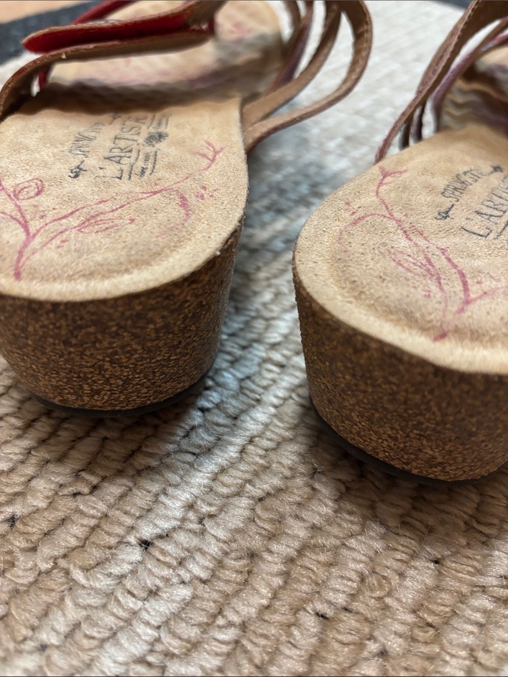 L'ARTISTE Red Multi-Color Wavy Strap Slide Sandal - Picture 5 of 6